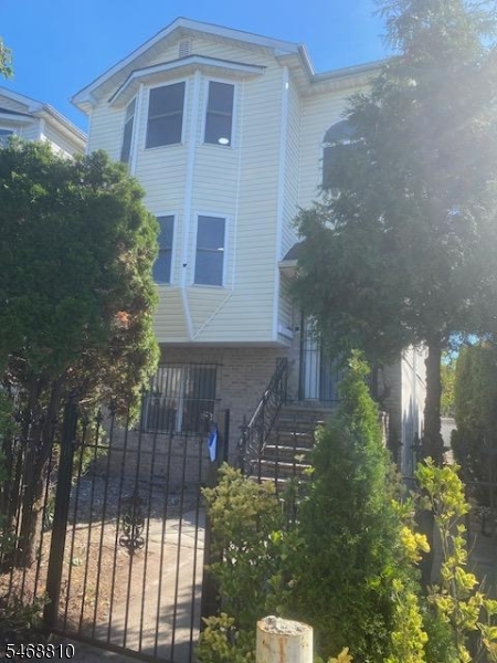 110 Fabyan Place Newark NJ 07112