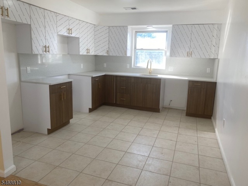 110 Fabyan Place Newark NJ 07112