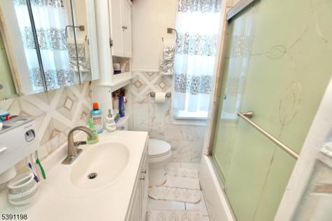 22 Kensington Place East Orange NJ 07017