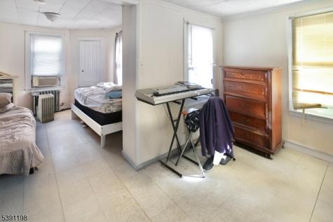 22 Kensington Place East Orange NJ 07017