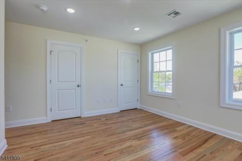 59 Sunset Avenue Newark NJ 07106