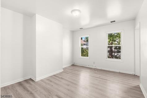 116 N 1st St Cove Paterson NJ 07522
