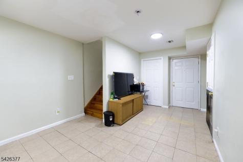 193 Renner Avenue Newark NJ 07112