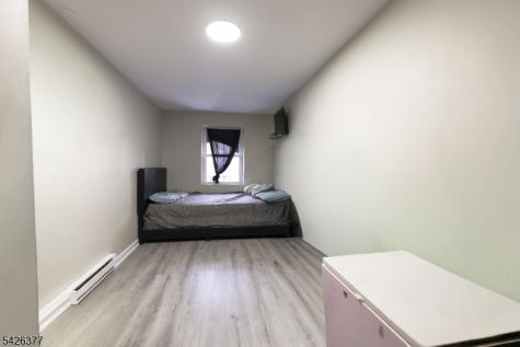 193 Renner Avenue Newark NJ 07112