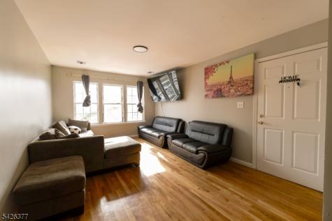 193 Renner Avenue Newark NJ 07112