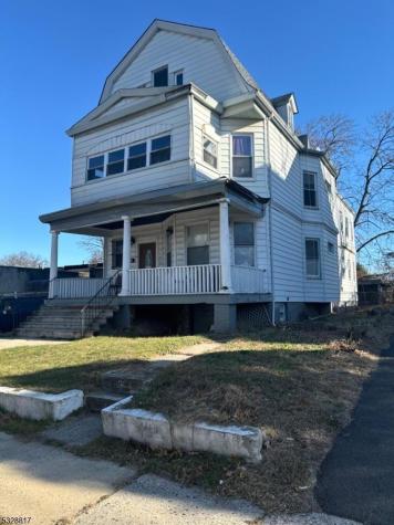 2 Hawthorne Place East Orange NJ 07018