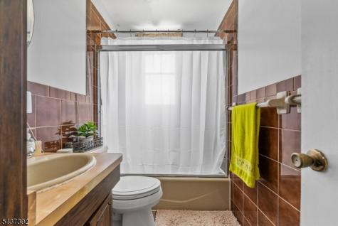 105 Bergen Avenue Kearny NJ 07032