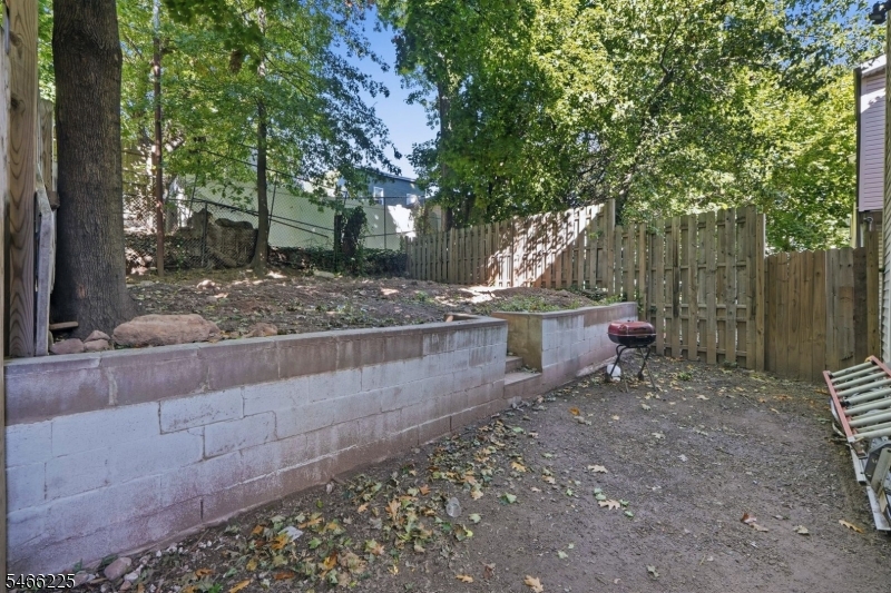 471 S 14th Street Newark NJ 07103
