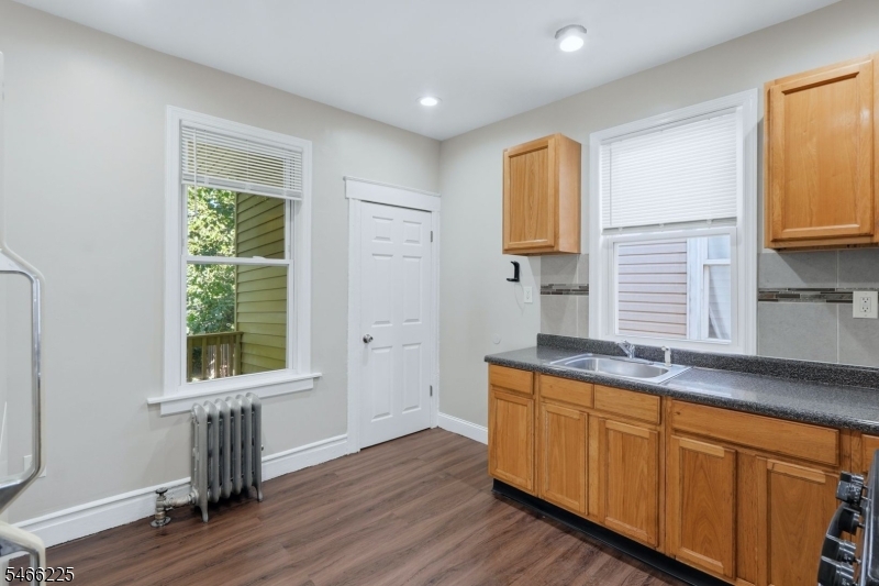 471 S 14th Street Newark NJ 07103