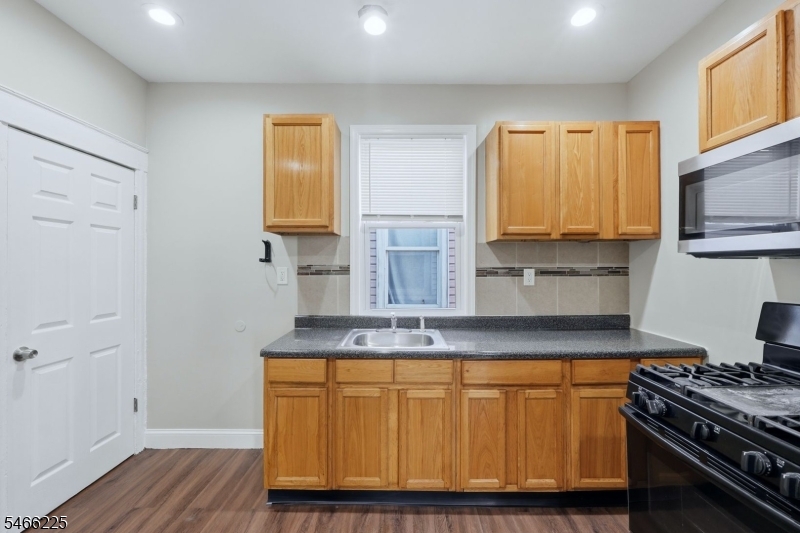 471 S 14th Street Newark NJ 07103