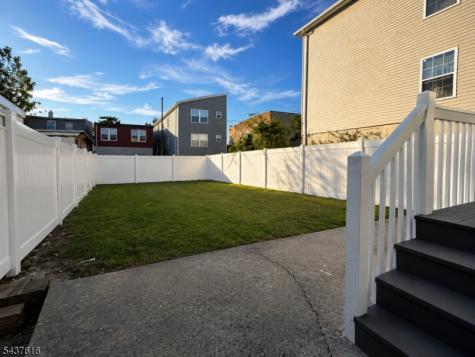 322 N 10th Street Newark NJ 07107