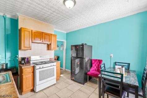 183 Walnut Street Paterson NJ 07522