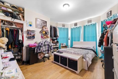 183 Walnut Street Paterson NJ 07522