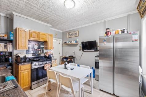 183 Walnut Street Paterson NJ 07522