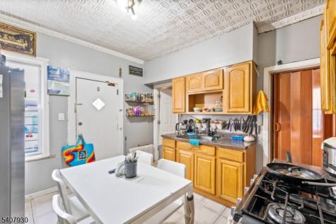 183 Walnut Street Paterson NJ 07522