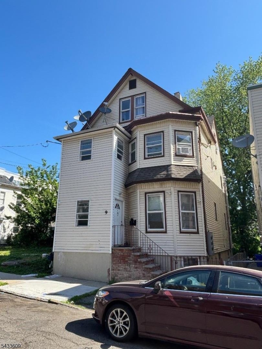 9 Courtland Street Paterson NJ 07503