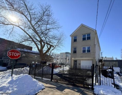 613 20TH Street Irvington NJ 07111