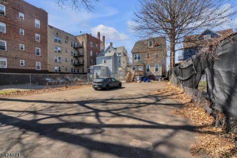 162 S Clinton Street East Orange NJ 07018