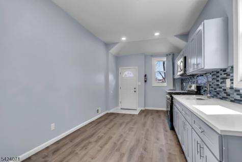 162 S Clinton Street East Orange NJ 07018