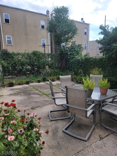 581 N 7th Street Newark NJ 07107
