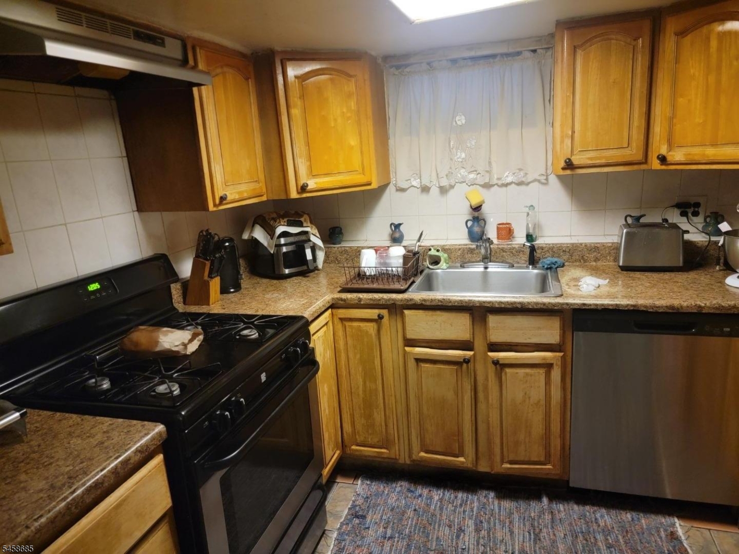 581 N 7th Street Newark NJ 07107