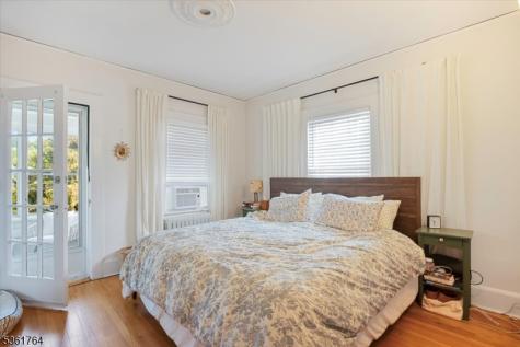 422 Valley Road Montclair NJ 07043