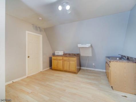 564 Sanford Avenue Newark NJ 07106