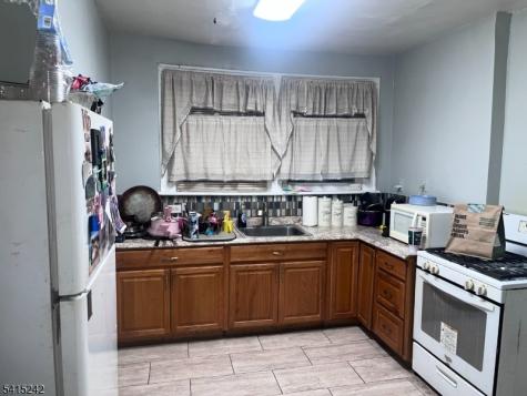 67 Weequahic Avenue Newark NJ 07112