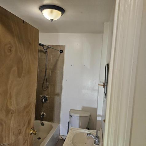 67 Weequahic Avenue Newark NJ 07112