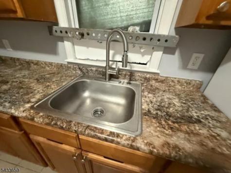 27 Seymour Avenue Newark NJ 07108