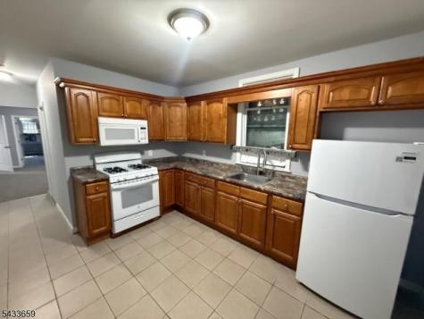 27 Seymour Avenue Newark NJ 07108