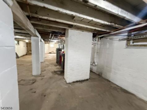 27 Seymour Avenue Newark NJ 07108