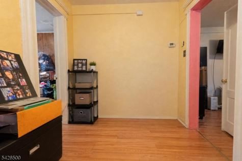 38 Eckert Avenue Newark NJ 07112