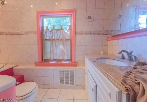 38 Eckert Avenue Newark NJ 07112