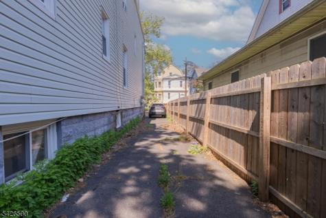 38 Eckert Avenue Newark NJ 07112