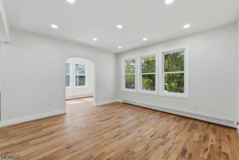 203 Hansbury Avenue Newark NJ 07112