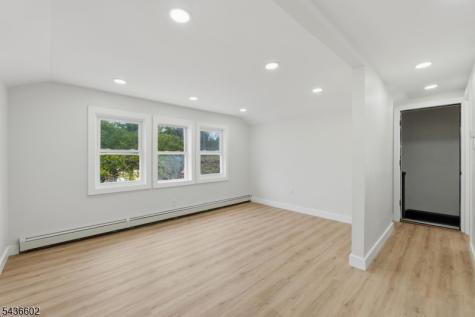 203 Hansbury Avenue Newark NJ 07112