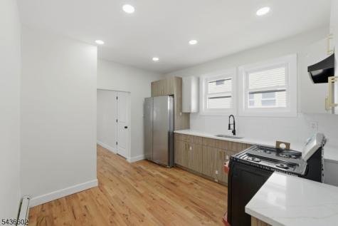 203 Hansbury Avenue Newark NJ 07112