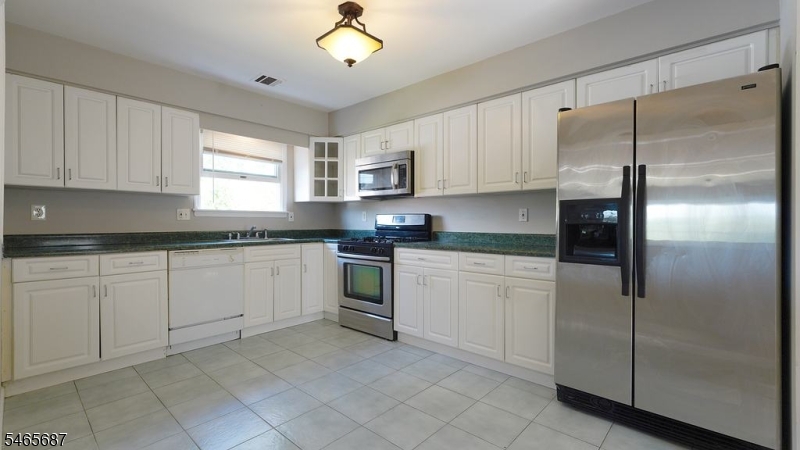 589 Cherry Street Elizabeth NJ 07208