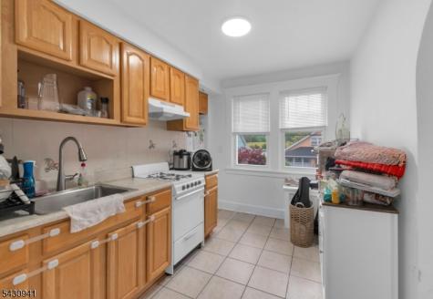 179 Dewey Avenue Totowa NJ 07512