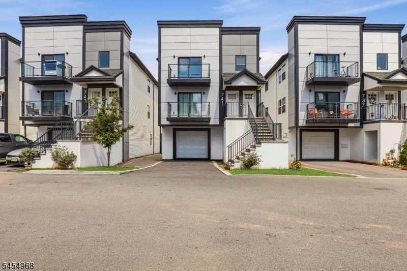 741 Seaport Drive Elizabeth NJ 07201