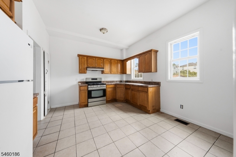 565 Madison Avenue Elizabeth NJ 07201