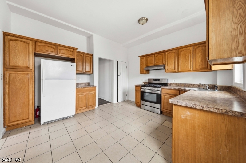 565 Madison Avenue Elizabeth NJ 07201