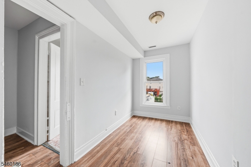 565 Madison Avenue Elizabeth NJ 07201