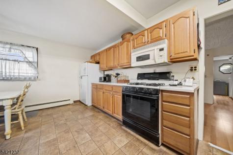 125 Merritt Avenue Bergenfield NJ 07621