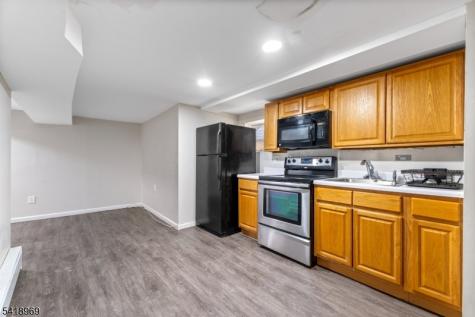 96 11TH Avenue Newark NJ 07107