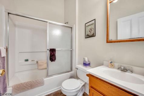 16 Greenwich Street Belvidere NJ 07823