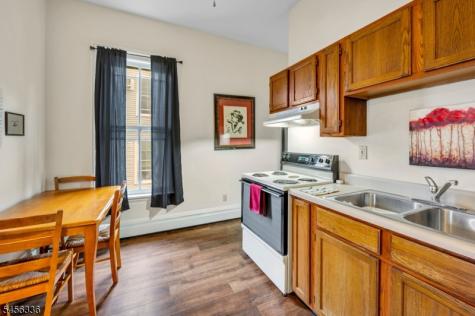 16 Greenwich Street Belvidere NJ 07823