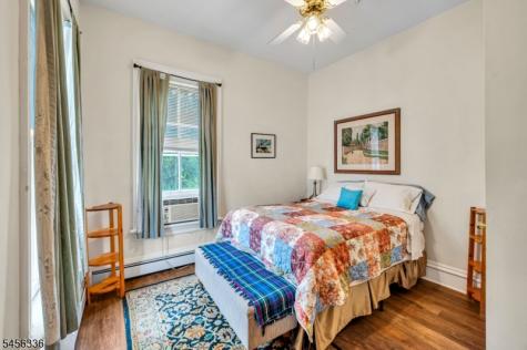 16 Greenwich Street Belvidere NJ 07823