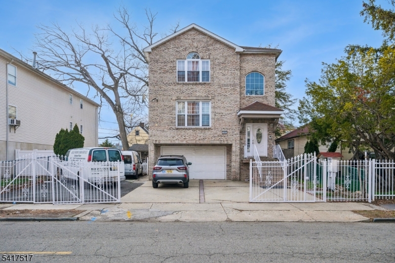 165 S Clinton Street East Orange NJ 07018